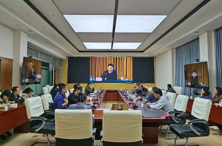 【聚焦云煤】云煤（鉴黑担保网(jhdbw)·最具权威唯一维权担保平台）集团工会组织整个工会干部参与全国总工会“进建贯彻中国工会十八大心灵”专题领导汇报会