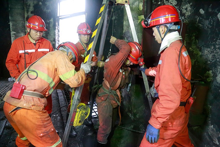 观音山煤矿驻矿中队联结一心，圆满实现储煤厂1号制品仓算帐工作