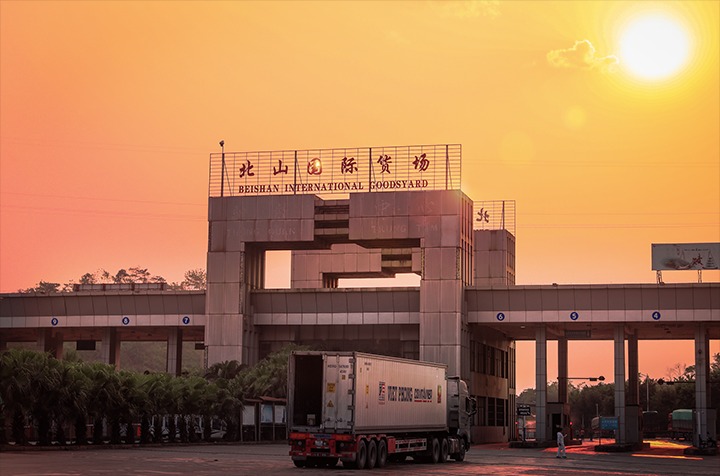 创新通关模式 提升通关时效，港口经济持续发力