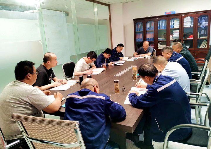 煤矿“夜讲堂”：值班间隙一幼时，人人都是安全讲师！